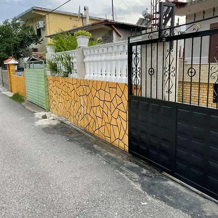 Anel'S Guesthouse Berat Exterior photo