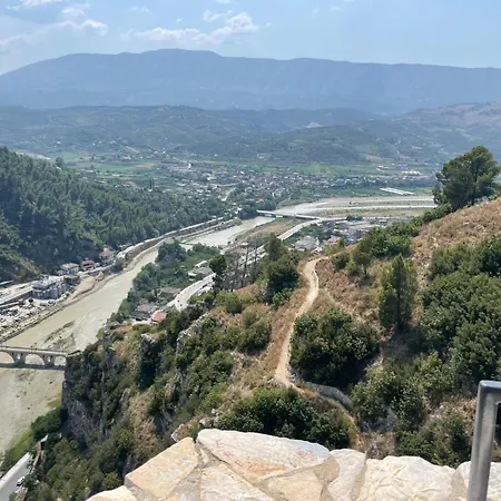 Anel'S Guesthouse Berat Exterior photo