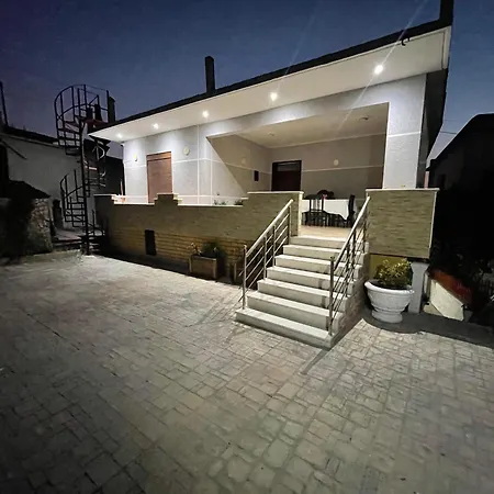 Anel'S Guesthouse Berat Exterior photo