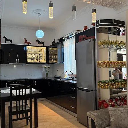 Anel'S Guesthouse Берат Екстер'єр фото