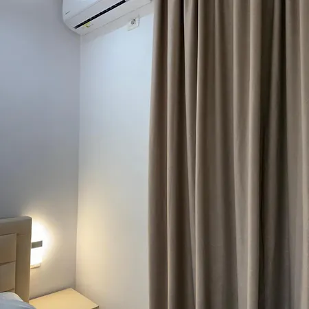 Anel'S Guesthouse Берат Екстер'єр фото